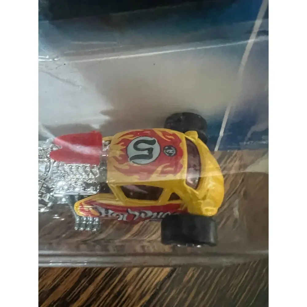 Hot Wheels 2007 All Stars 147 Whatta Drag Diecast Drag Car Yellow Red Flames New
